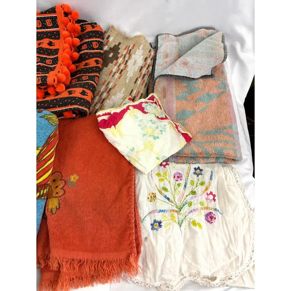 Vtg Textiles LOT 10 pc Blankets Towels Afghans Linens Rainbow Crochet‎ Napkins
